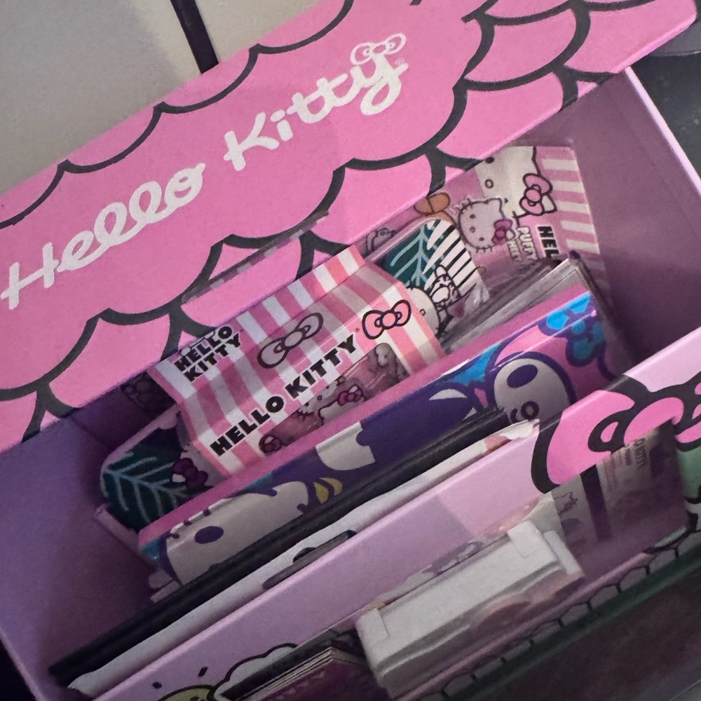 Hello Kitty Pink and Purple Gift Box